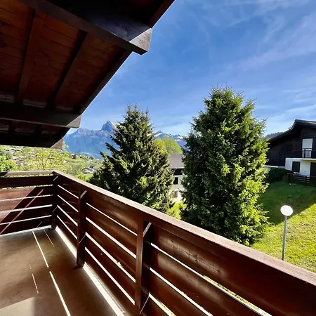 Appartement Avec Balcon Et Vue Proche Des Pistes