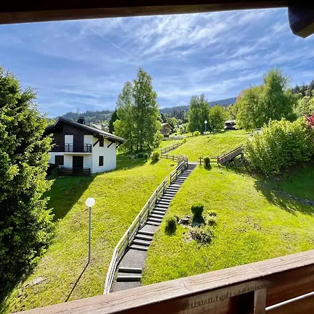 Avec Balcon Et Vue Proche Des Pistes Appartement *